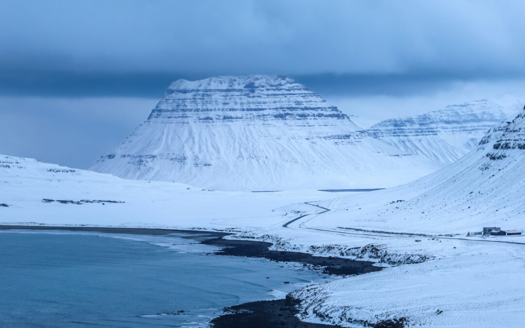 Met de sneeuwscooter op zoek naar het noorderlicht