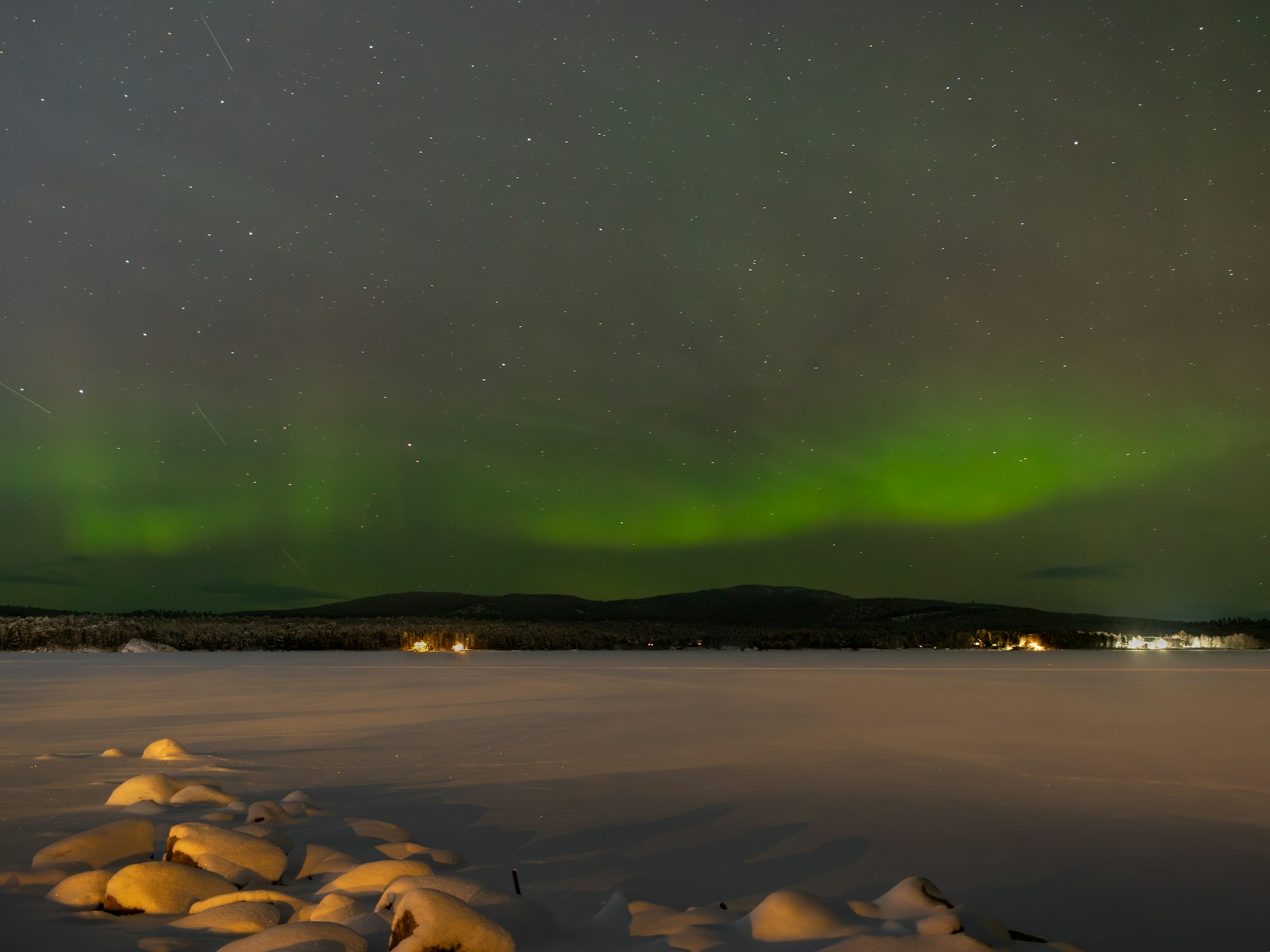 noorderlicht-inari inari meer bevroren noorderlicht spotten