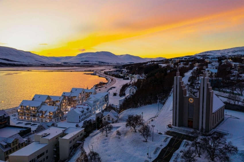 Skáld Akureyri, Curio Collection by Hilton tijdens een winterreis
