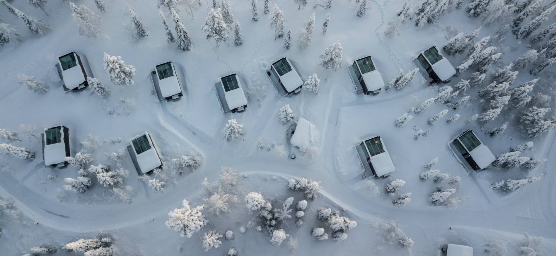 Winterlandschap tijdens Weekend Iisakki Glass Village
